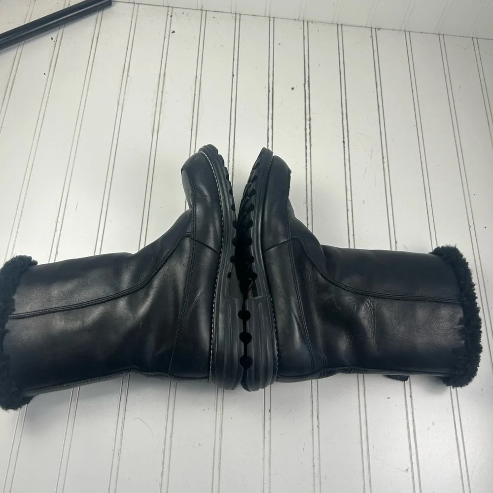 UGG Vintage Larkspur Black Leather Shearling Buckle Boots Women’s Size 6